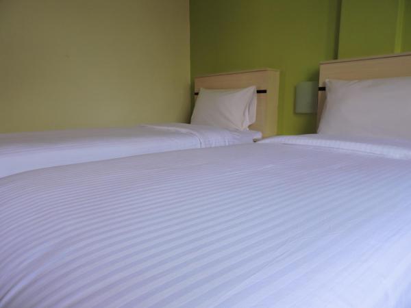 Merlin Hotel Penang : photo 3 de la chambre studio lits jumeaux