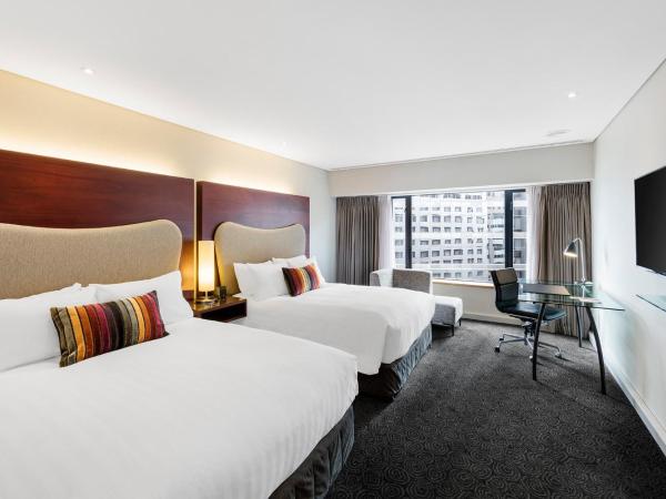 Crowne Plaza Auckland, an IHG Hotel : photo 4 de la chambre chambre standard 2 lits queen-size - vue sur ville