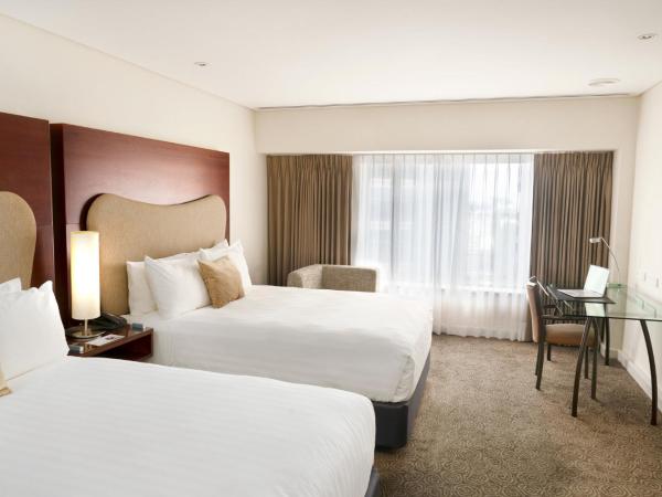 Crowne Plaza Auckland, an IHG Hotel : photo 4 de la chambre chambre standard avec 2 lits queen-size
