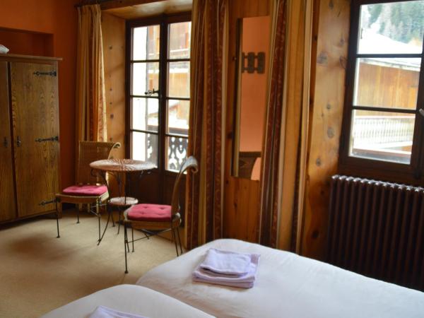 Hotel Le Genepy : photo 6 de la chambre chambre lits jumeaux spacieuse