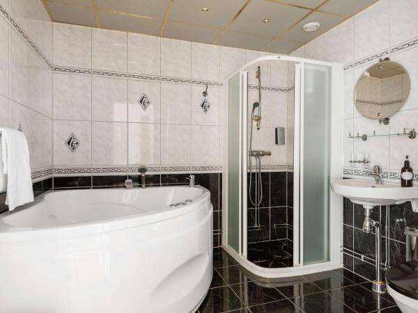 Sure Hotel by Best Western Ojaby Herrgard : photo 4 de la chambre chambre lit king-size deluxe avec baignoire à jets