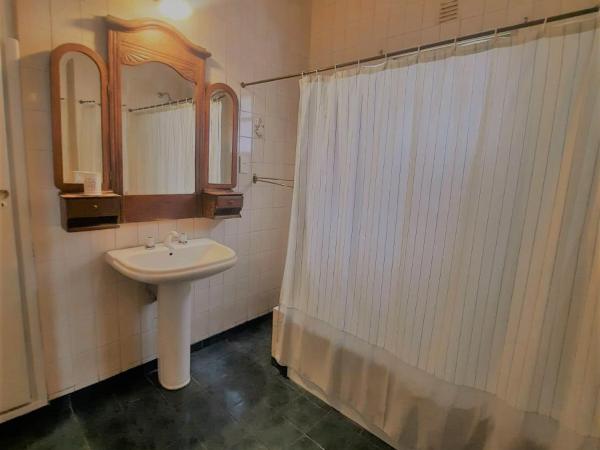 La Rufina B&B : photo 4 de la chambre chambre familiale avec salle de bains privative