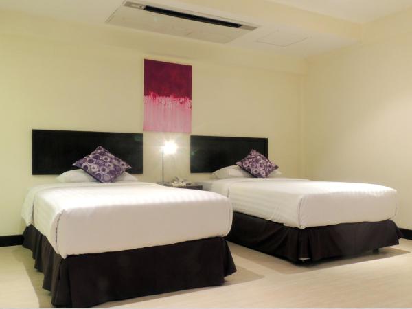 Hotel Tropicana Pattaya : photo 8 de la chambre chambre deluxe double ou lits jumeaux