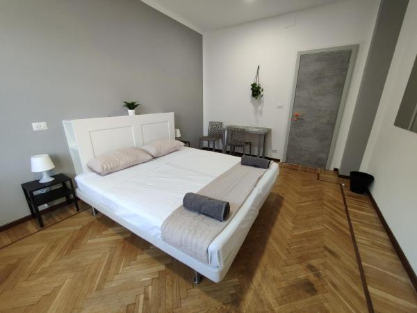 Affittacamere - Santa Rita Rooms : photo 10 de la chambre chambre double avec toilettes communes