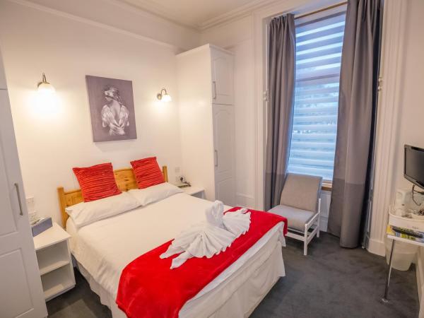 Granite City Guest House : photo 5 de la chambre chambre double avec salle de bains privative 