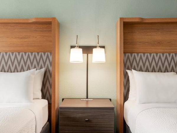 Holiday Inn Orlando International Airport, an IHG Hotel : photo 7 de la chambre chambre supérieure avec 2 lits queen-size - sans frais de service
