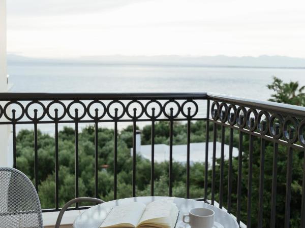 Akti Taygetos - Conference Resort : photo 1 de la chambre chambre double classique - vue latérale sur mer ou piscine