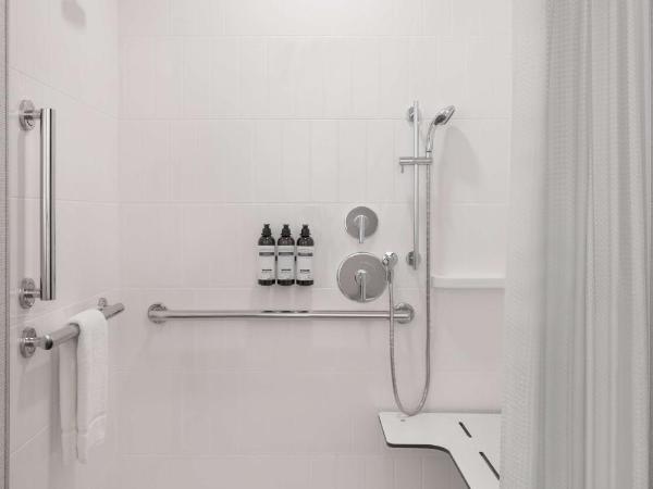 Hyatt Regency Salt Lake City : photo 1 de la chambre regency suite with roll-in shower - disability access