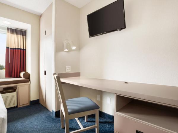 Microtel Inn By Wyndham Louisville East : photo 8 de la chambre chambre 2 lits queen-size - non-fumeurs