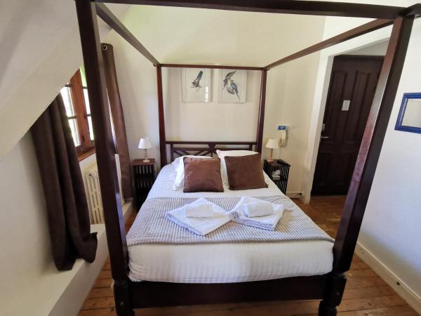 Hotel La Résidence Manoir De La Salamandre : photo 3 de la chambre chambre double avec baignoire balnéo