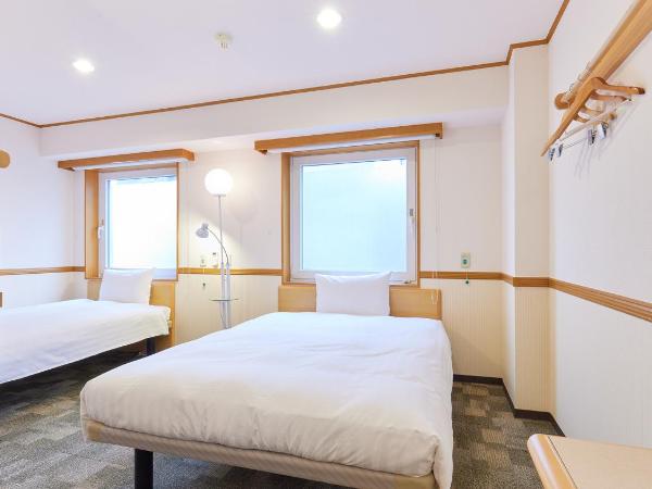 Toyoko Inn Tokyo Nihombashi Ningyocho : photo 1 de la chambre chambre lits jumeaux accessible aux personnes à mobilité réduite - non-fumeurs