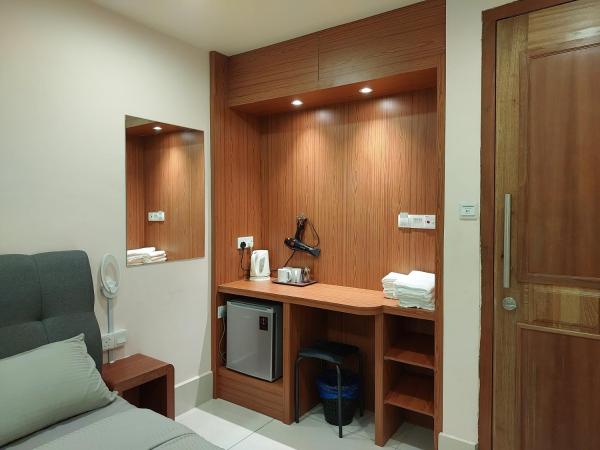 De Benz Inn : photo 4 de la chambre chambre familiale avec salle de bains privative