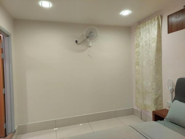 De Benz Inn : photo 10 de la chambre chambre familiale avec salle de bains privative