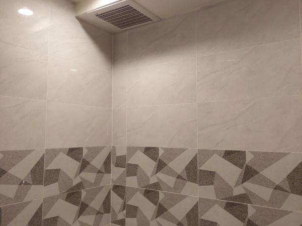 De Benz Inn : photo 8 de la chambre chambre familiale avec salle de bains privative