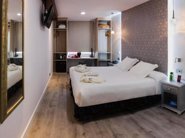 Bellavista Sevilla : photo 3 de la chambre offre romantique - chambre lit king-size de luxe