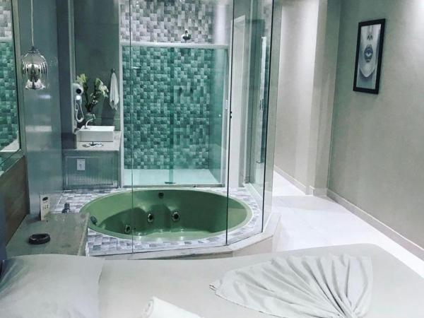 Hotel Plage : photo 1 de la chambre suite deluxe avec baignoire spa