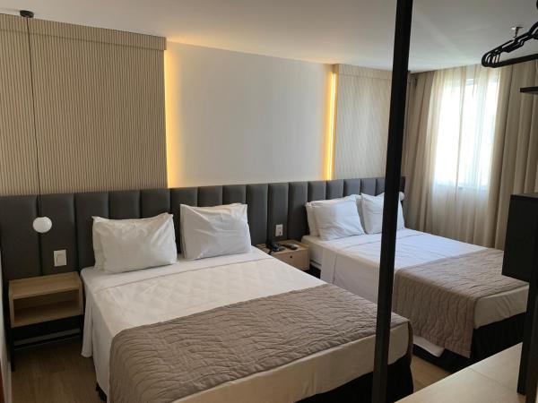 Regency Copacabana Hotel : photo 2 de la chambre chambre triple deluxe