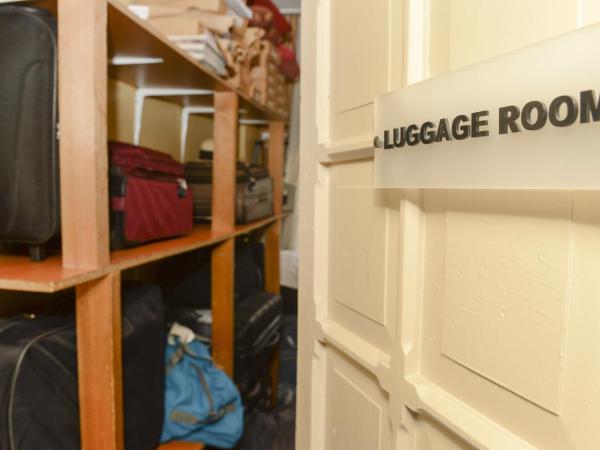 Sultan Hostel & Guesthouse : photo 8 de la chambre chambre lits jumeaux avec salle de bains commune