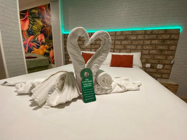 Hostal Avenida Andalucia : photo 9 de la chambre chambre double ou lits jumeaux Économique 