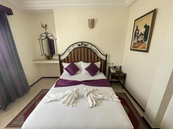 Perla Hôtel : photo 6 de la chambre  chambre double avec 1 grand lit