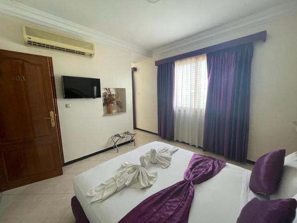 Perla Hôtel : photo 7 de la chambre  chambre double avec 1 grand lit