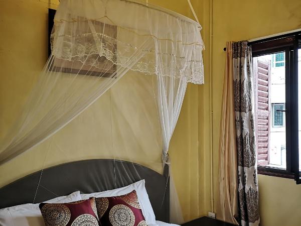 Vintage House : photo 2 de la chambre chambre double avec salle de bains commune