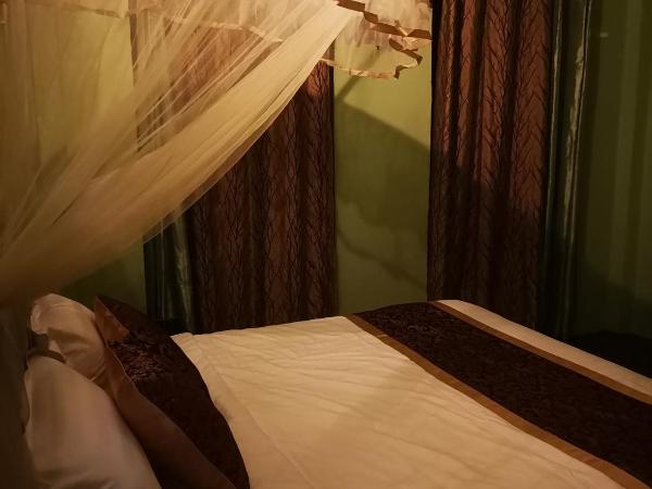 Vintage House : photo 2 de la chambre chambre lit king-size de luxe avec douche