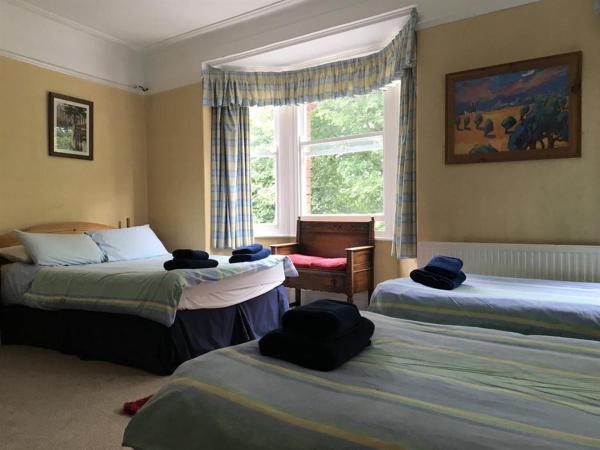 Burton Villa Guest House : photo 4 de la chambre chambre familiale