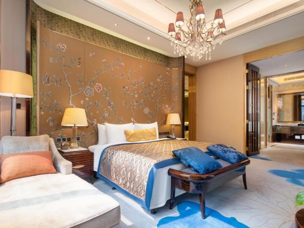 Wanda Vista Dongguan - Free Canton Fair shuttle bus to Canton Fair exhibition center during Canton Fair period : photo 2 de la chambre suite exécutive