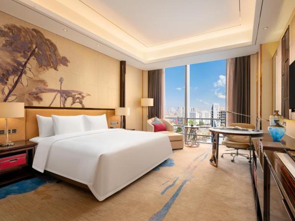 Wanda Vista Dongguan - Free Canton Fair shuttle bus to Canton Fair exhibition center during Canton Fair period : photo 1 de la chambre chambre lit king-size deluxe 