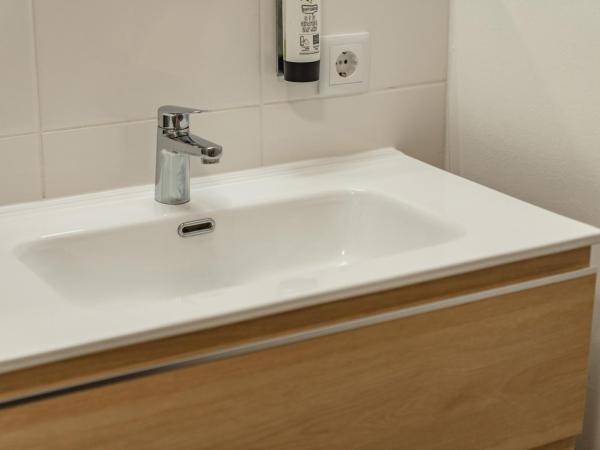 APSTAY Serviced Apartments - Self Check-in : photo 4 de la chambre appartement avec balcon