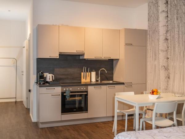 APSTAY Serviced Apartments - Self Check-in : photo 10 de la chambre studio avec balcon 