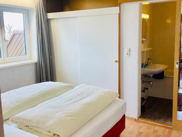 Hotel Sonnenhof - bed & breakfast & appartements : photo 10 de la chambre studio - vue sur montagne