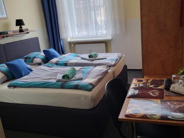 Pension Hubertus : photo 1 de la chambre chambre double ou lits jumeaux avec douche