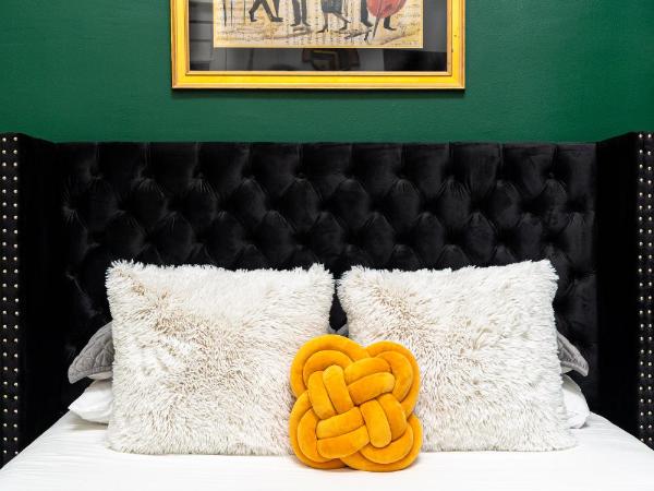 The Mansion on Royal : photo 7 de la chambre suite lit queen-size #2