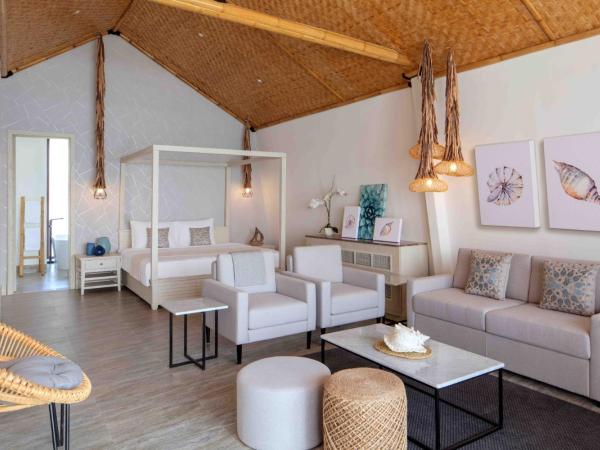 Anantara World Islands Dubai Resort : photo 2 de la chambre suite junior - vue sur océan