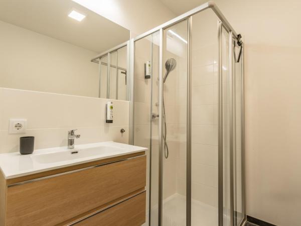 APSTAY Serviced Apartments - Self Check-in : photo 8 de la chambre studio lit king-size avec canapé-lit