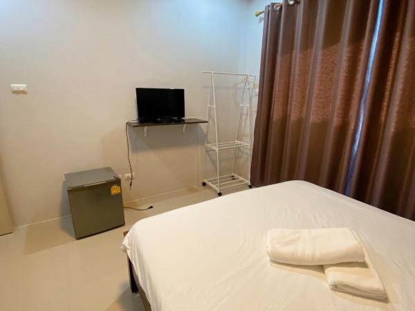 Khaolak Mind Home Hostel : photo 3 de la chambre chambre double avec salle de bains privative