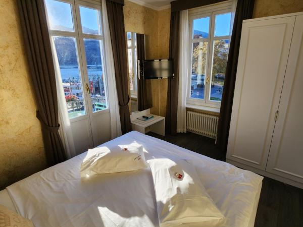 Hotel Millennium : photo 2 de la chambre chambre double supérieure avec balcon et vue sur le lac