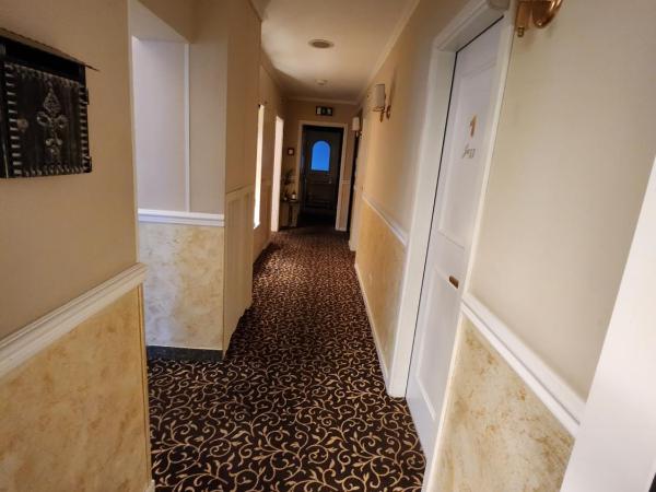 Hotel Millennium : photo 5 de la chambre chambre double Économique parterre