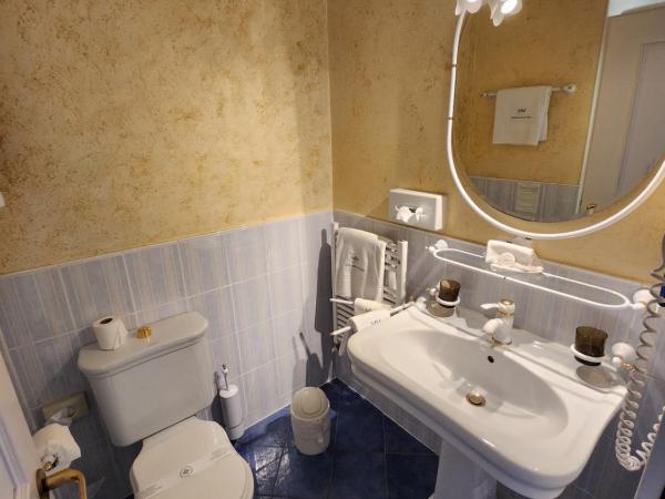 Hotel Millennium : photo 5 de la chambre chambre double supérieure avec balcon - vue partielle sur lac