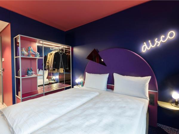 ibis Styles Muenchen Perlach : photo 4 de la chambre chambre double communicante