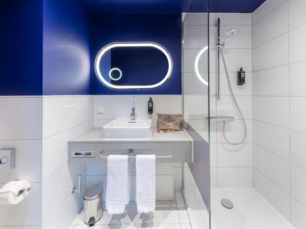 ibis Styles Muenchen Perlach : photo 6 de la chambre chambre double communicante