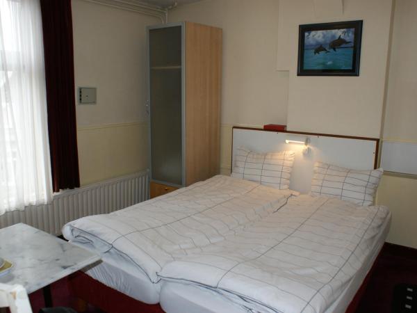 Hotel de Westertoren : photo 3 de la chambre chambre double avec toilettes communes