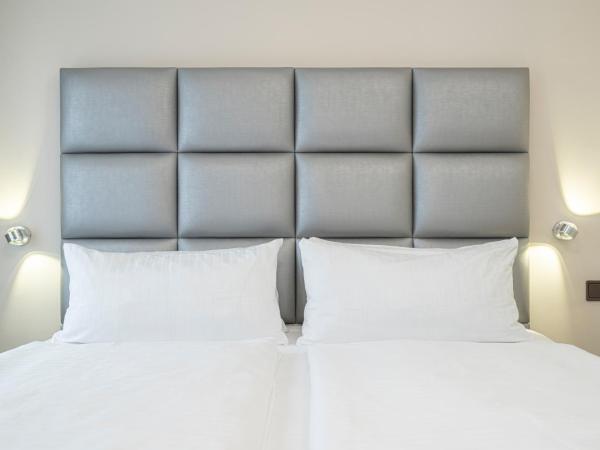 NP Hotel Königshof : photo 7 de la chambre chambre double supérieure