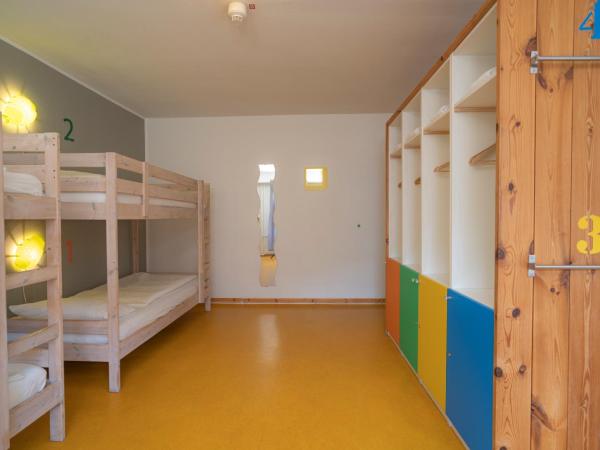 BIG MAMA Berlin : photo 6 de la chambre lit dans dortoir de 4 lits avec salle de bains commune