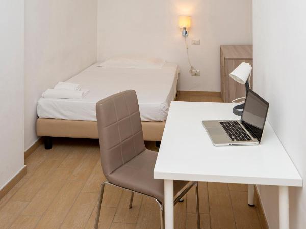 Rucellai Guest House : photo 4 de la chambre chambre simple avec salle de bains commune