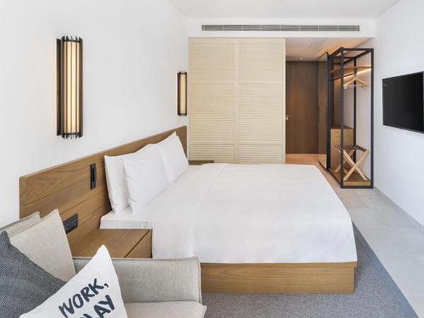 Radisson Beach Resort Palm Jumeirah : photo 3 de la chambre chambre supérieure - vue partielle sur mer