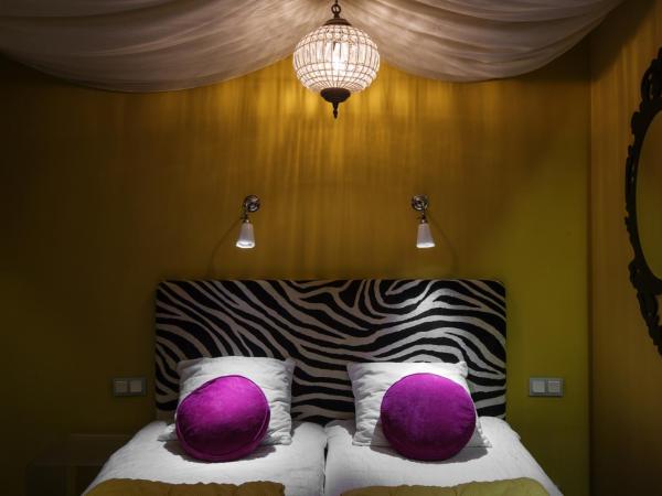 Skanstulls Boutique Hostel : photo 10 de la chambre chambre lits jumeaux avec salle de bains privative (sans fenêtre)