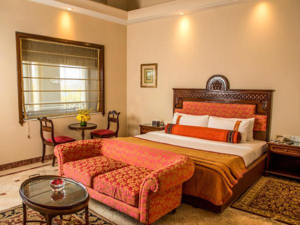 The Lalit Laxmi Vilas Palace : photo 3 de la chambre princess suite - free wifi-- enjoy 10% discount f&b,spa & laundry, vip amenities
